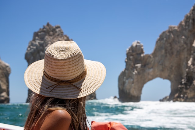 Visiting the rock arch from Cabo San Lucas
