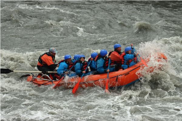 river rafting in alaska during the summer