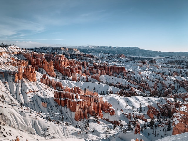 Photo by Sean Lee snow in Bryce Canyon National Park at Inspiration Point