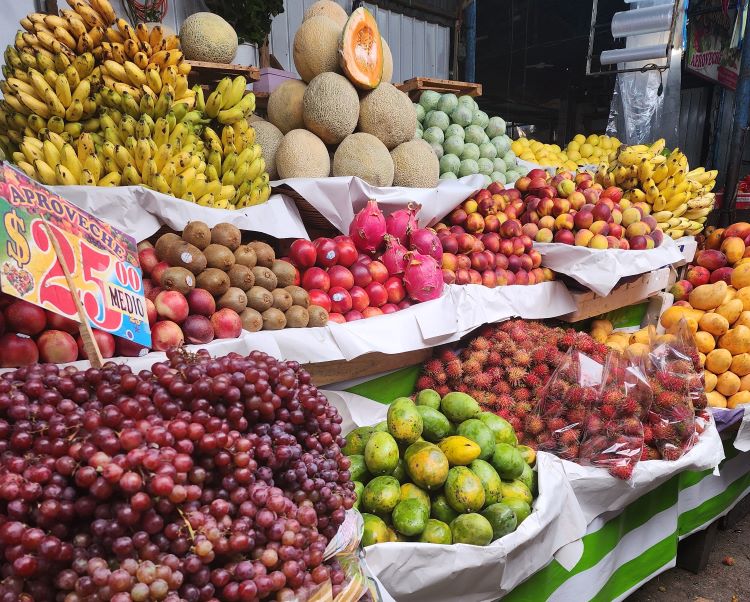 Oaxaca market fruit